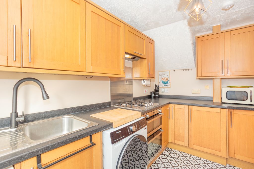 Property photo 2 of 28 Kitchen