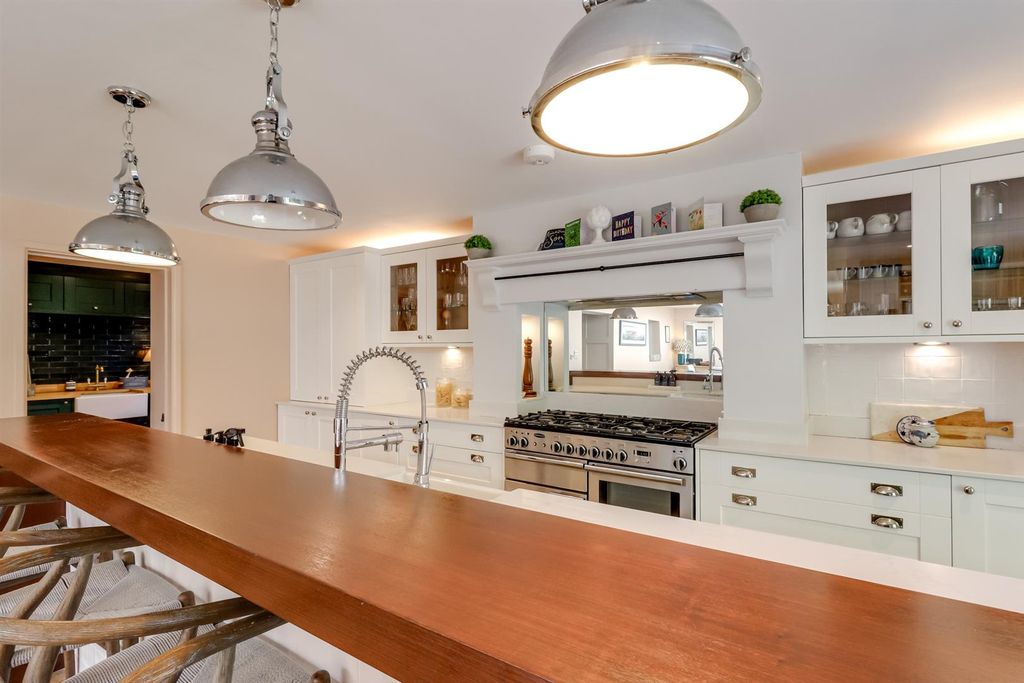 Property photo 3 of 50 Kitchen (9).Jpg