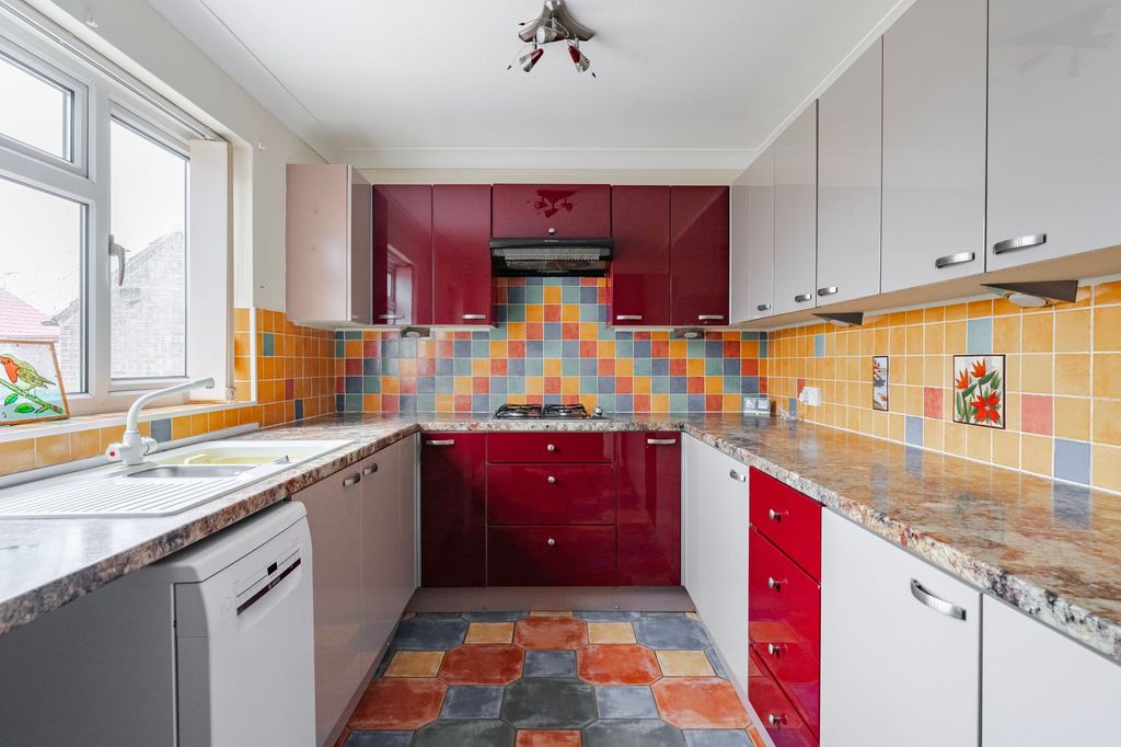 Property photo 3 of 14