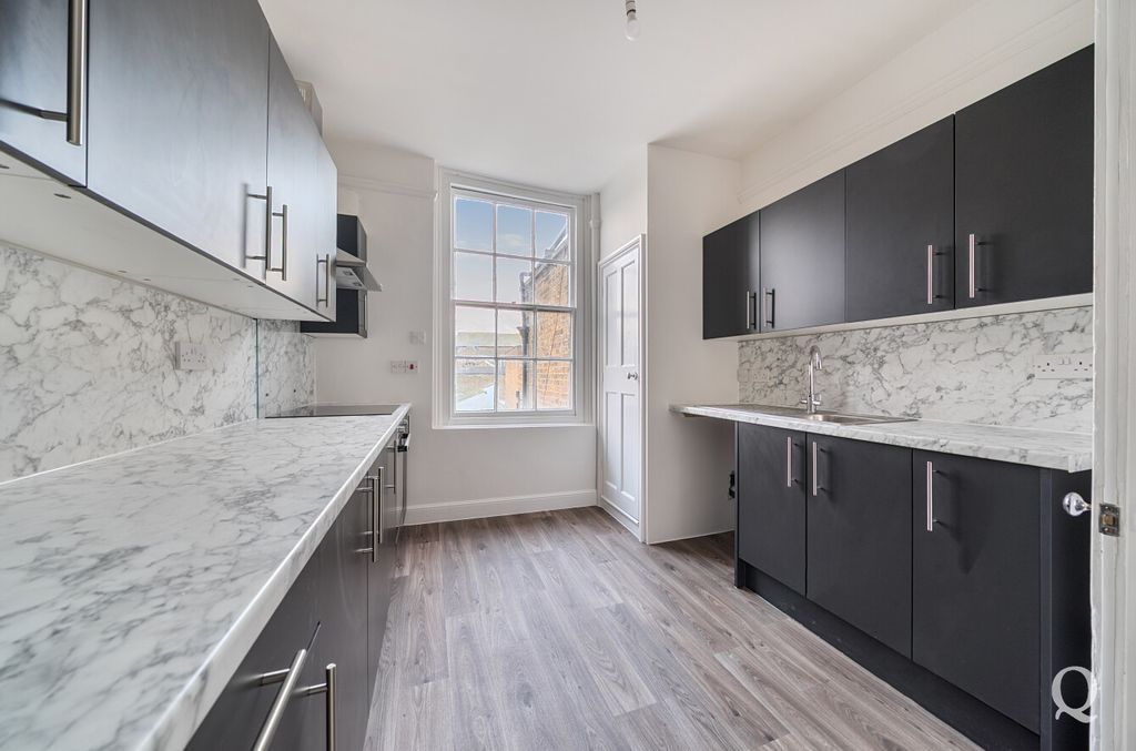 Property photo 2 of 14 Db32c050-5414-4d0...