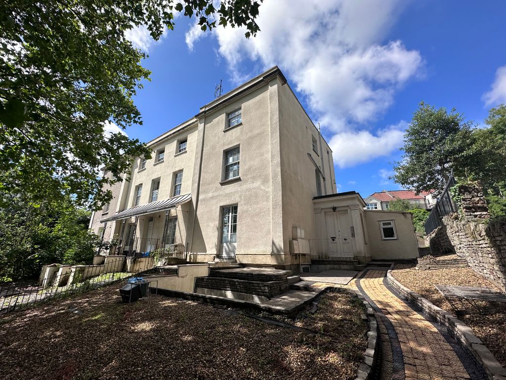 Property photo 1 of 16 Front
