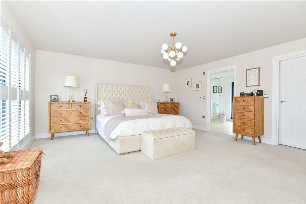 Property photo 2 of 16 Bedroom 1