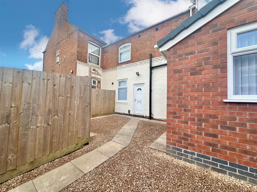 Property photo 2 of 16 Outside