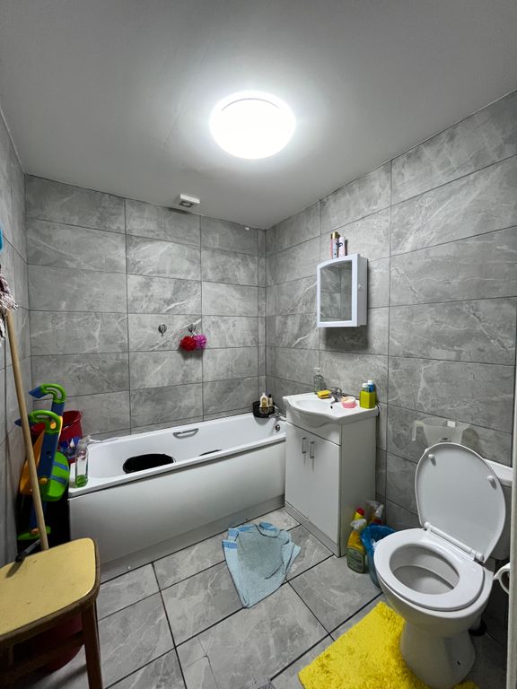 Property photo 3 of 15 Bathroom