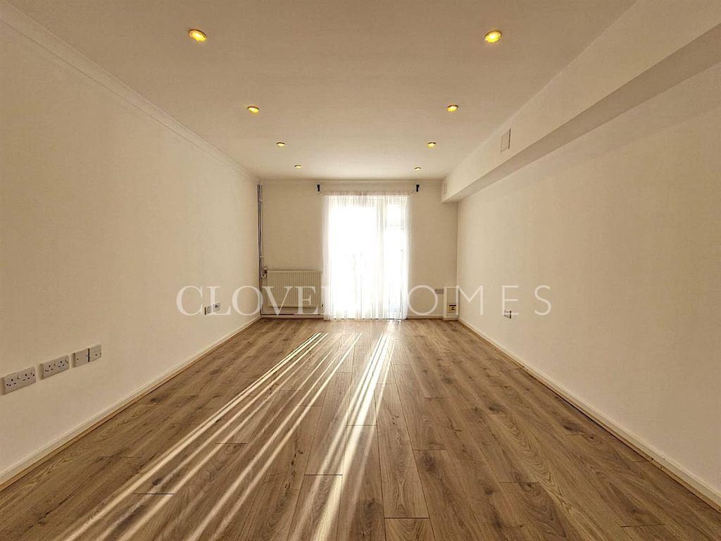Property photo 2 of 8 5Ae4De22-96Cb-49ce-A1B4-9485Ba2d99cd.Jpg