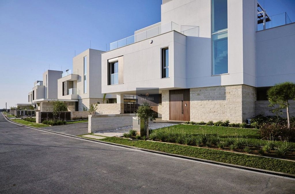 Property photo 1 of 31