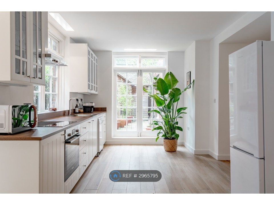 Property photo 1 of 25 Kitchen