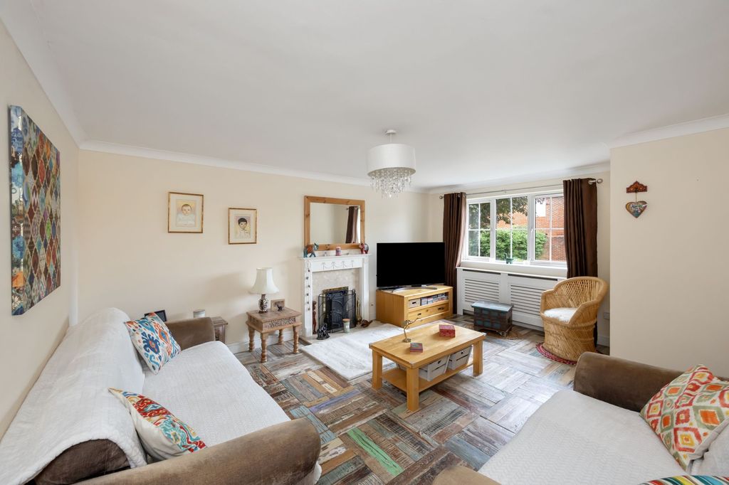 Property photo 3 of 23