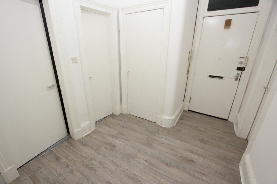 Property photo 2 of 12 Hall