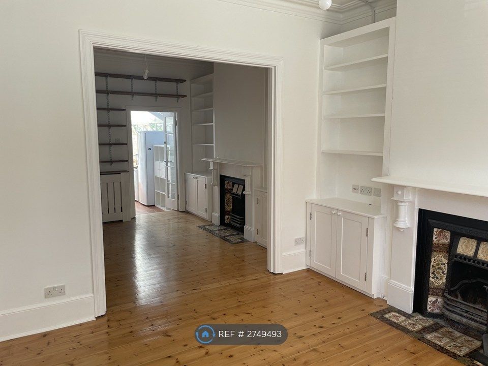 Property photo 3 of 16 Dining Room