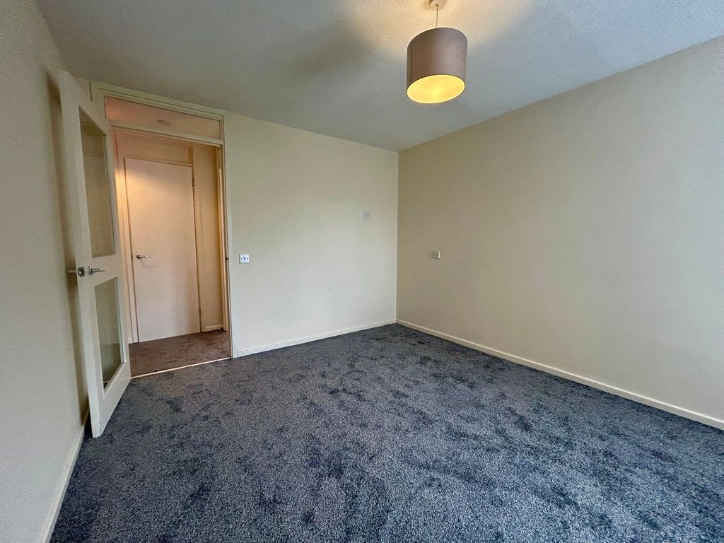 Property photo 3 of 11 Lounge