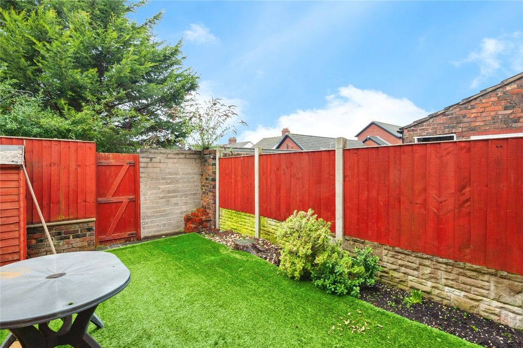 Property photo 2 of 18 Picture No. 14