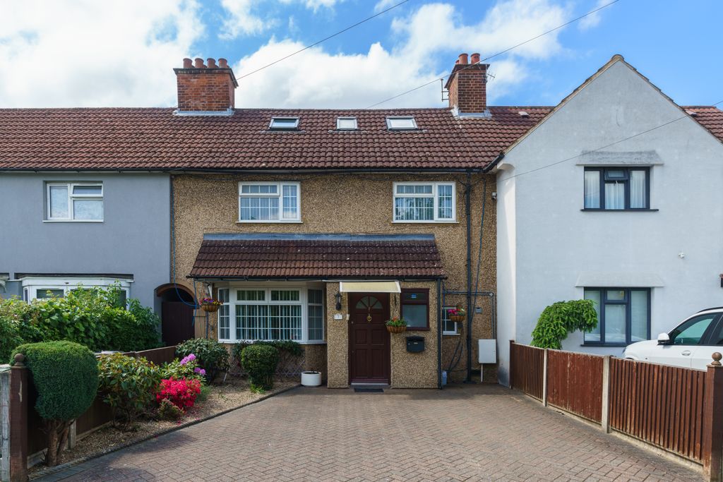 Property photo 1 of 17 Five Bedroom Family Home