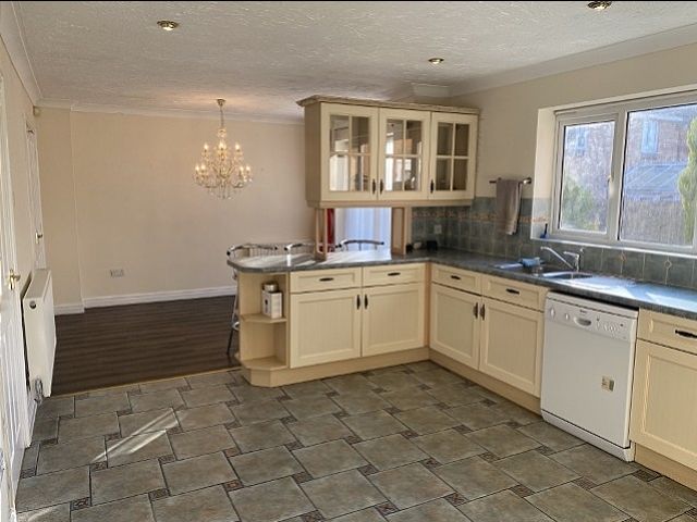 Property photo 3 of 25 Img_7343