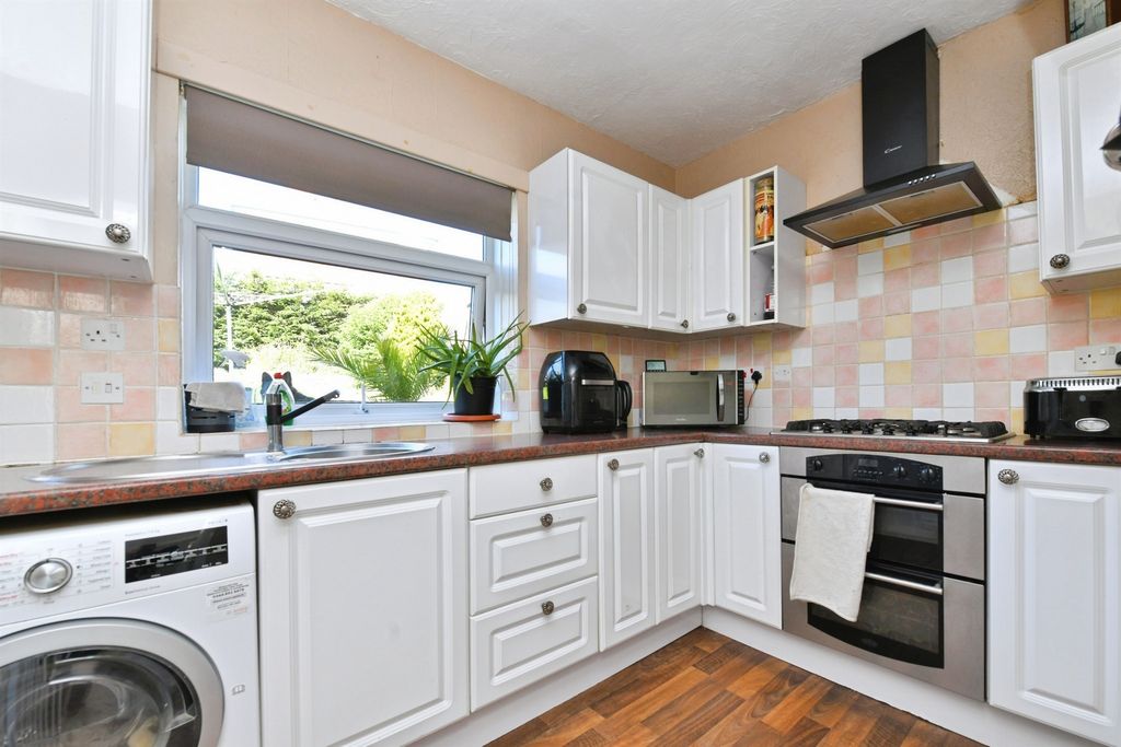 Property photo 3 of 29