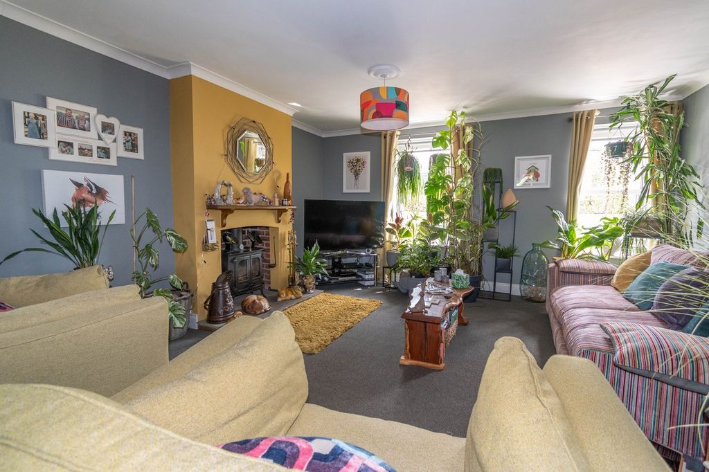 Property photo 3 of 19