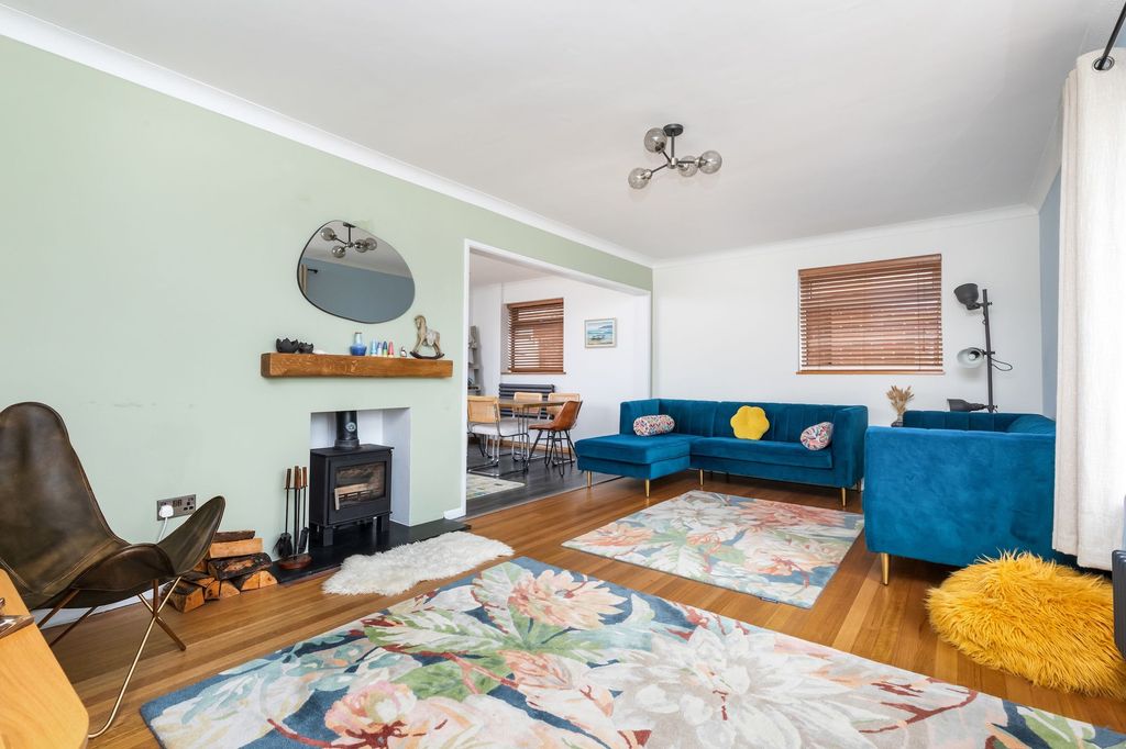 Property photo 2 of 14