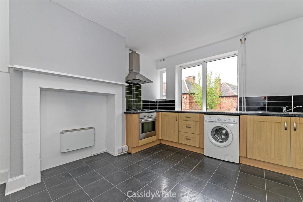 Property photo 3 of 14 117Stpetersst-02.Jpg