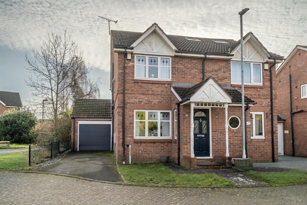 Property photo 1 of 11 External