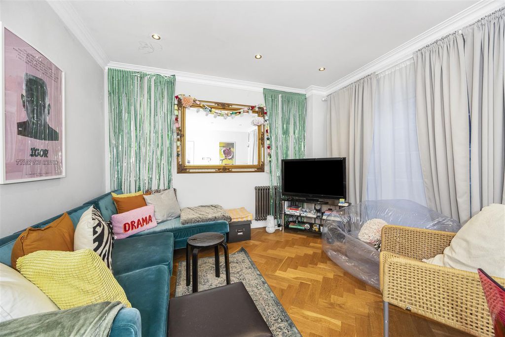 Property photo 2 of 19 2