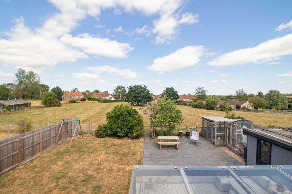 Property photo 2 of 34