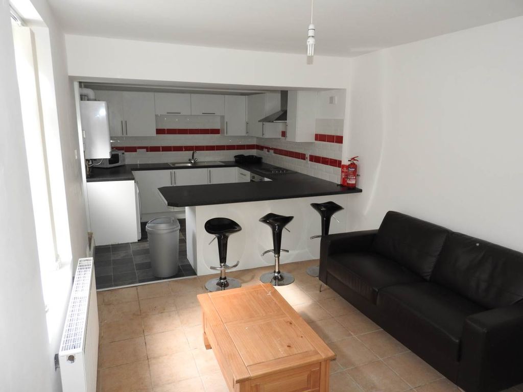 Property photo 2 of 12 3