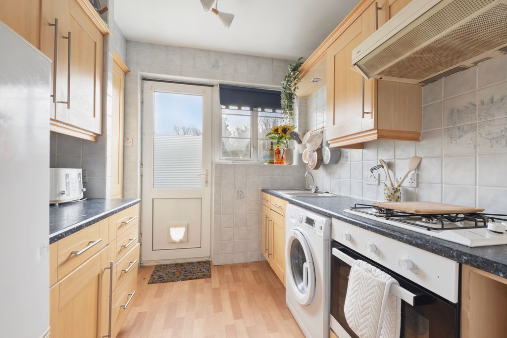Property photo 3 of 11 Picture No. 30