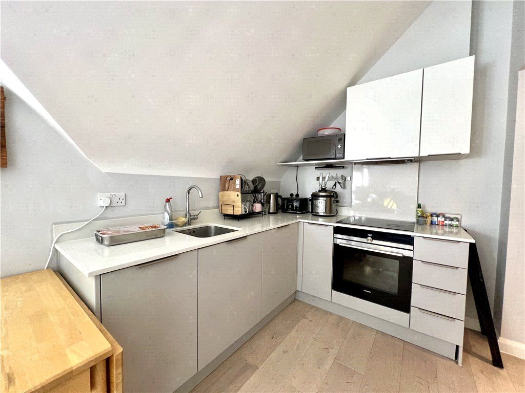 Property photo 2 of 7 Kitchen