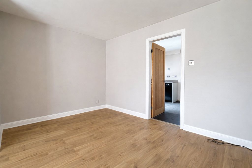 Property photo 3 of 14 Picture No. 10