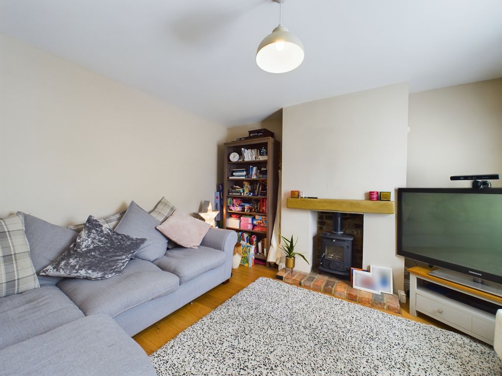 Property photo 2 of 15 Cam01740G0-Pr0343-Still002