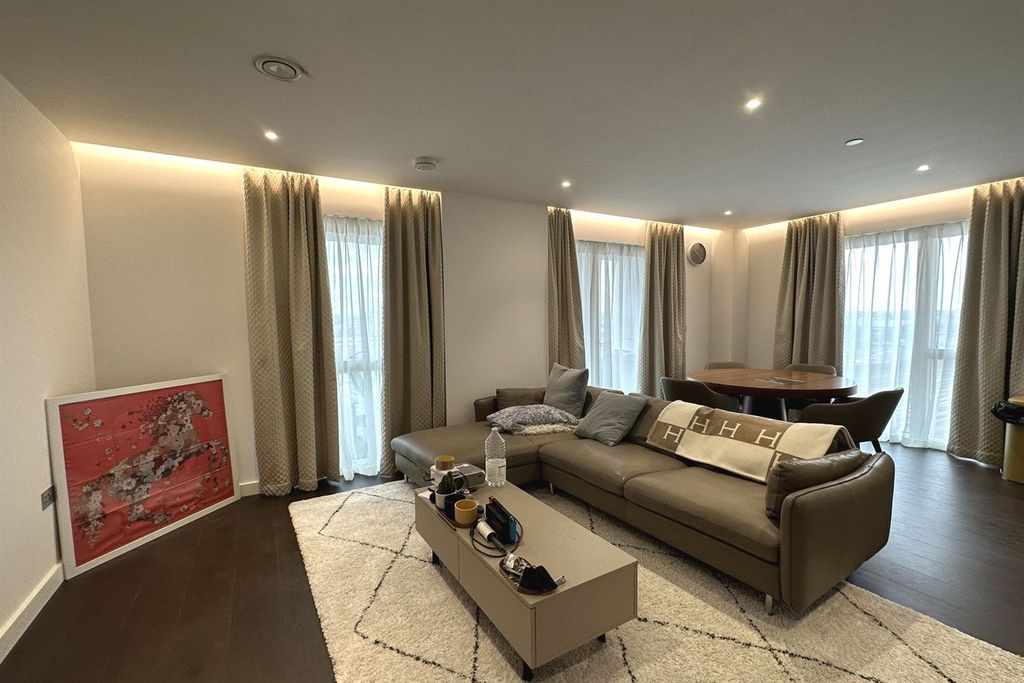 Property photo 1 of 11 Reception