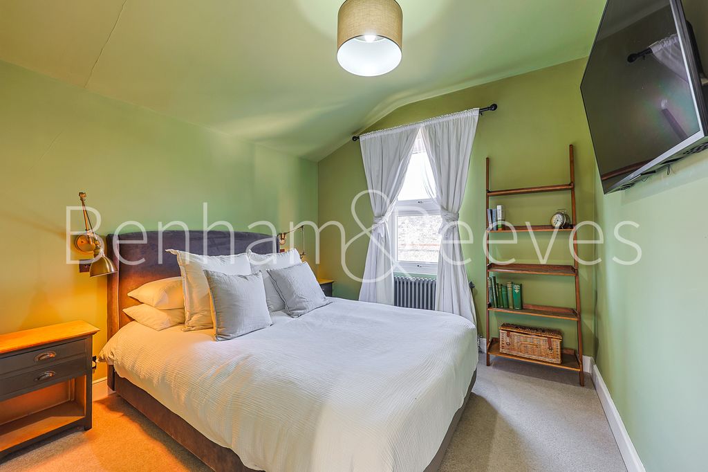 Property photo 3 of 17