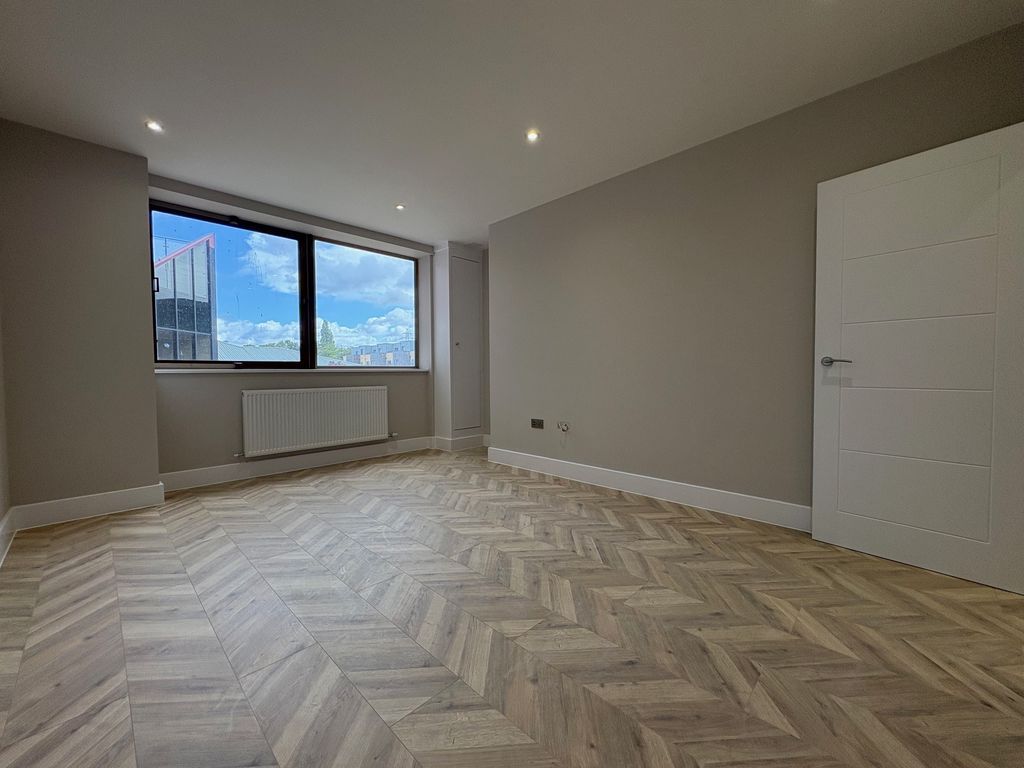 Property photo 3 of 5 Photo 4