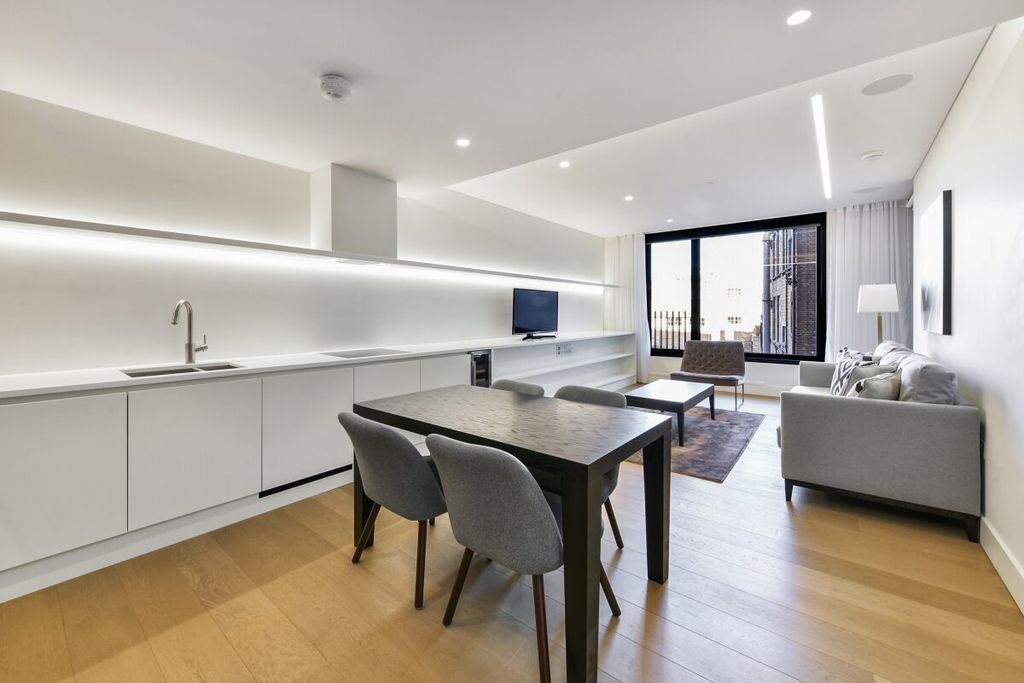 Property photo 3 of 19 Jll