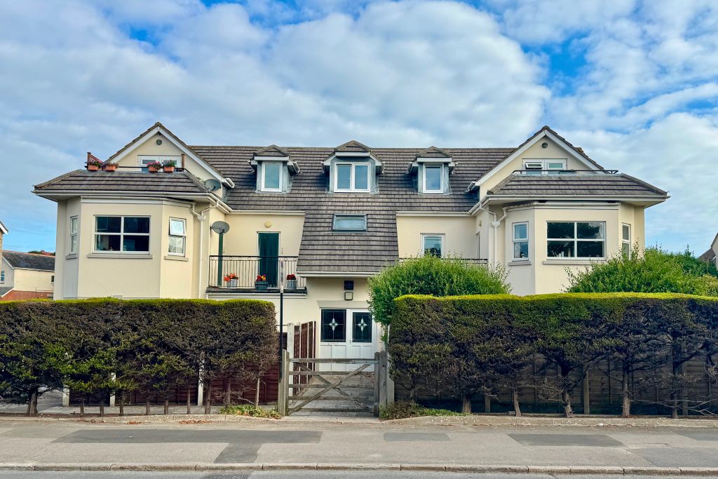Property photo 1 of 11 Front Of Porperty