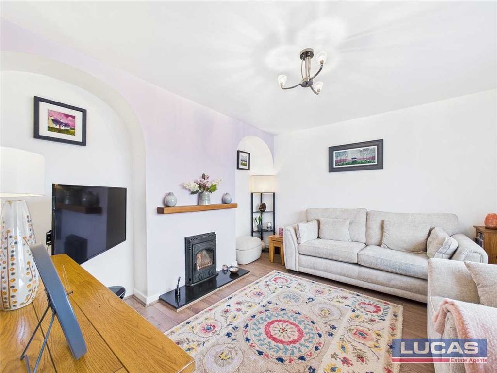 Property photo 2 of 26