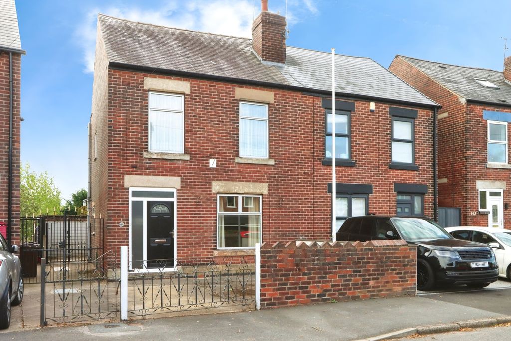 Property photo 1 of 17 Front