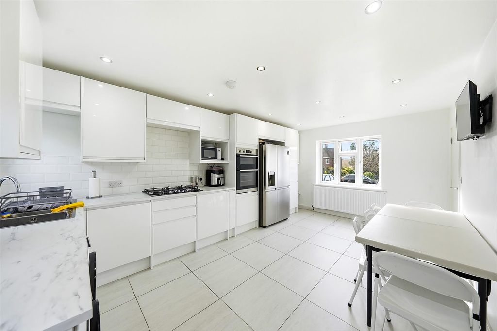 Property photo 2 of 13 Kitchen