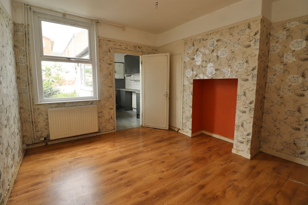 Property photo 3 of 8