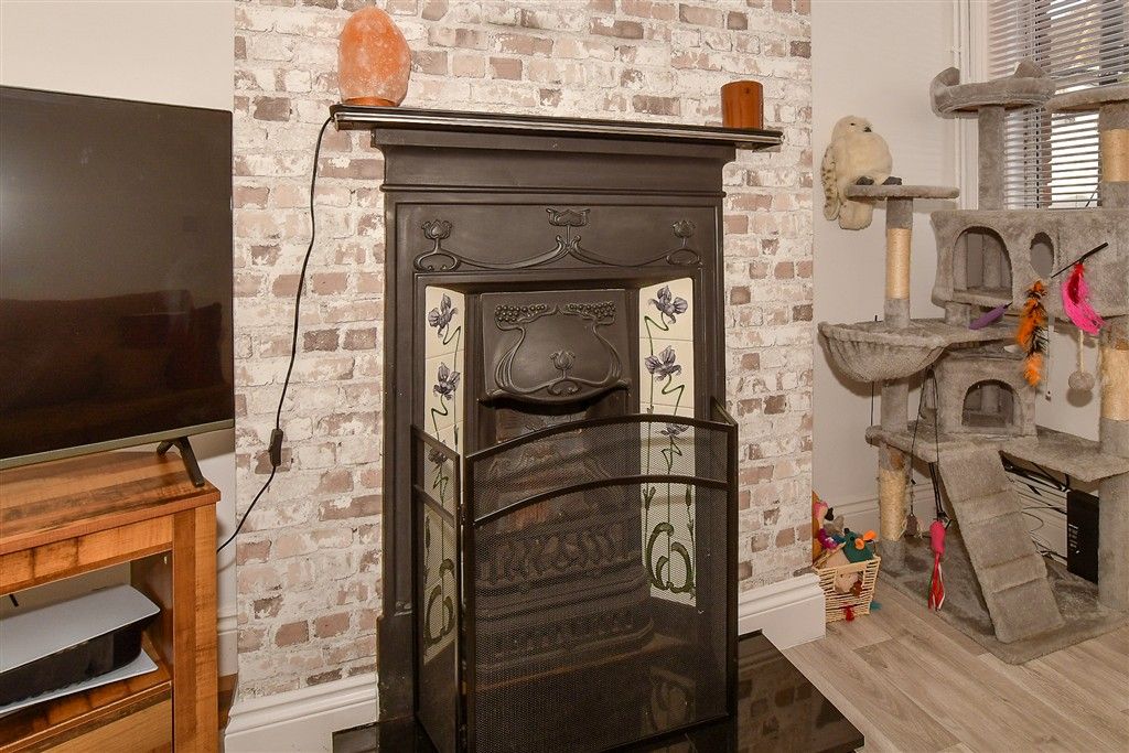 Property photo 3 of 9 Internal Feature