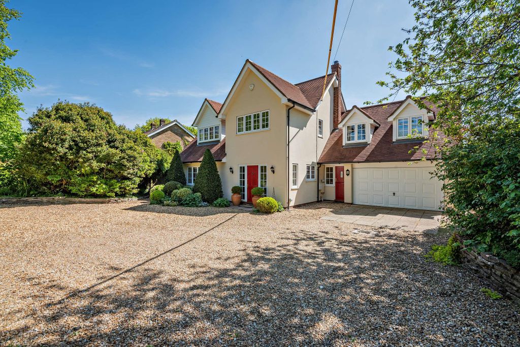 Property photo 2 of 19 Image