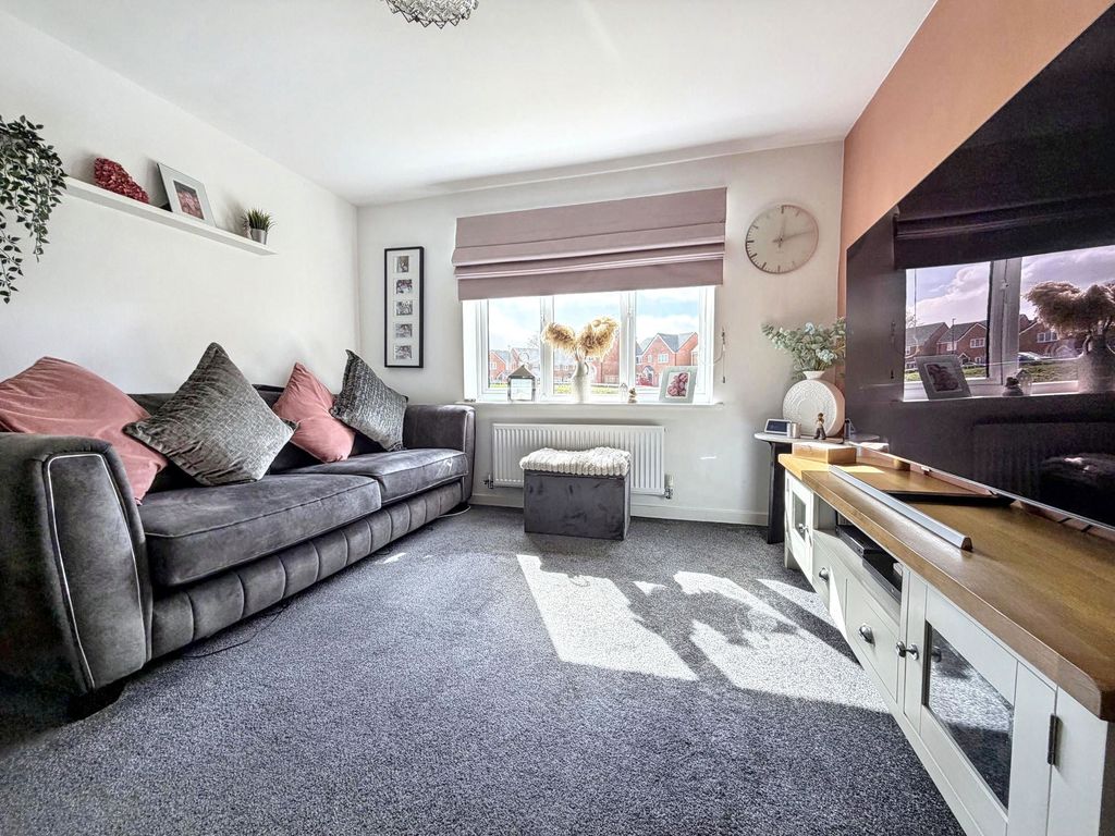 Property photo 2 of 31