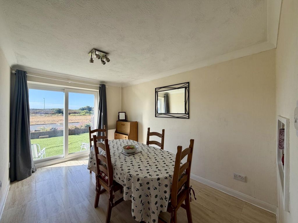 Property photo 3 of 18 Dining Room