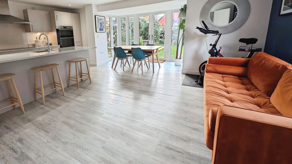 Property photo 2 of 20 Pbox-Img.Jpg