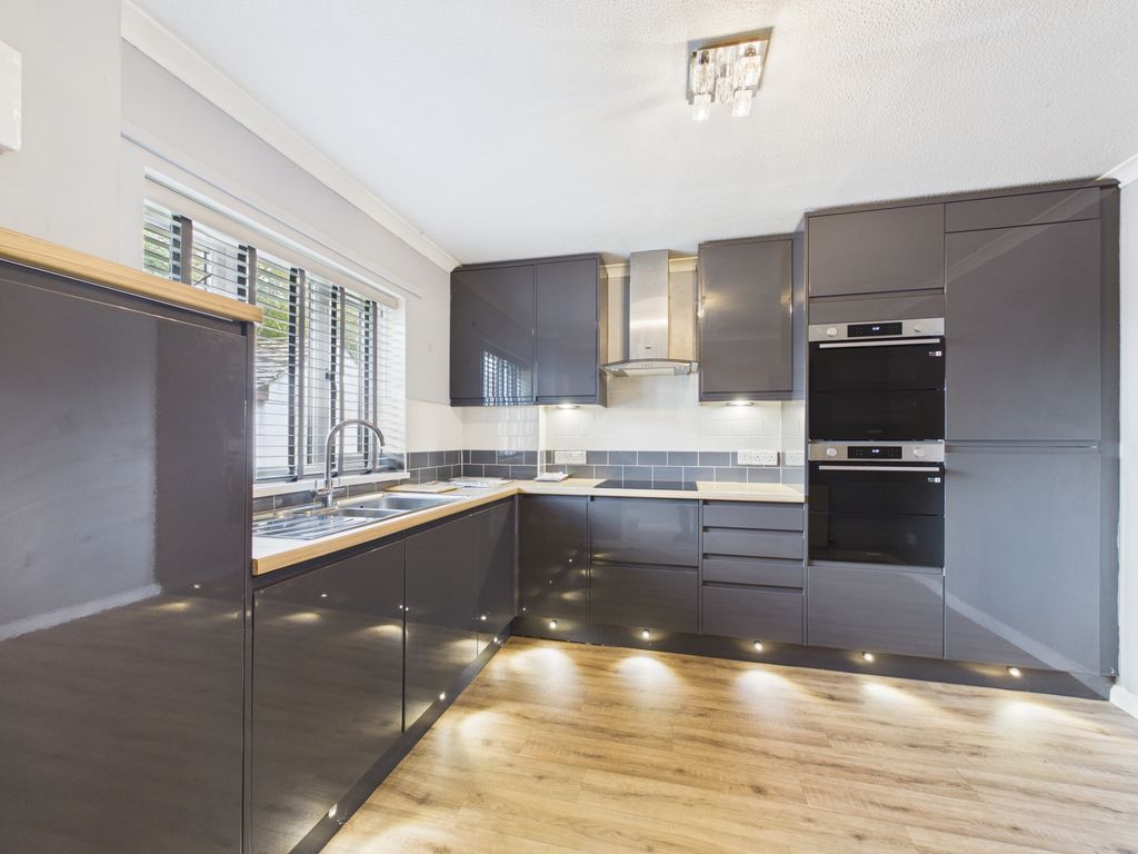 Property photo 2 of 10 Kitchen/Breakfast Room