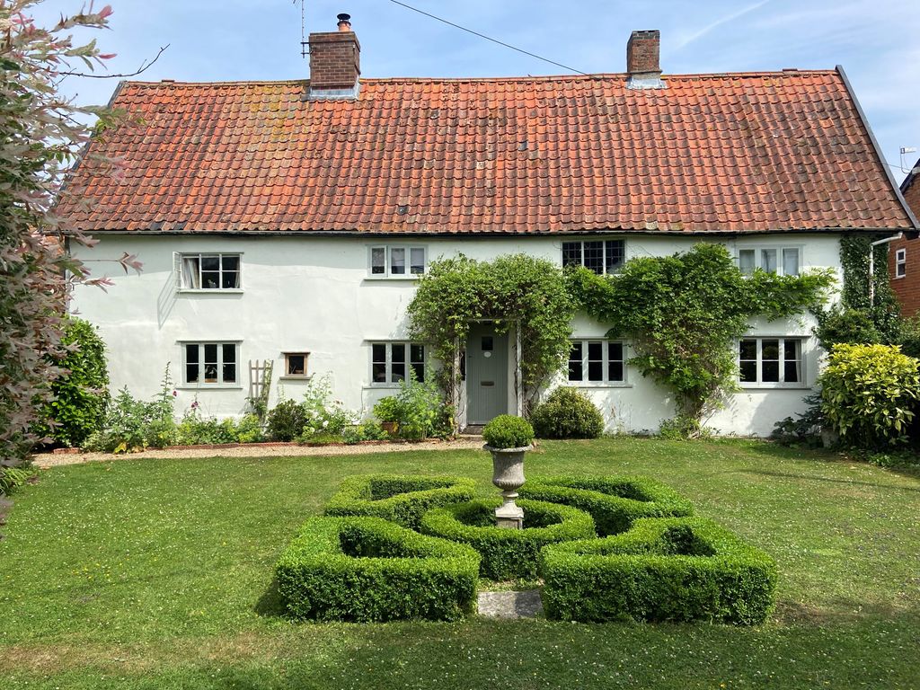 Property photo 1 of 32