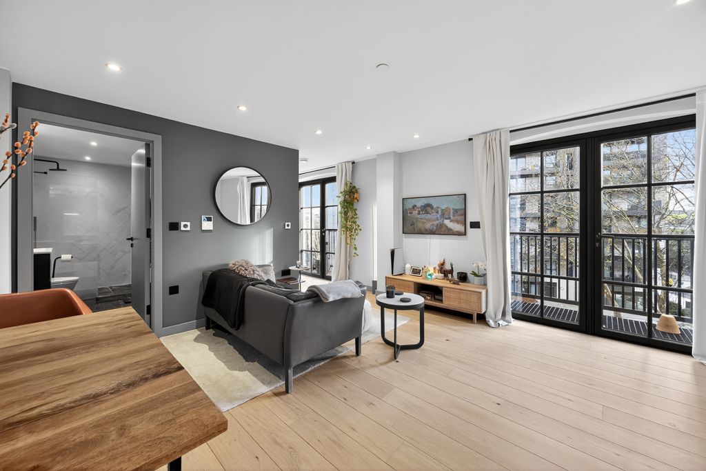 Property photo 1 of 17 Open Plan Living