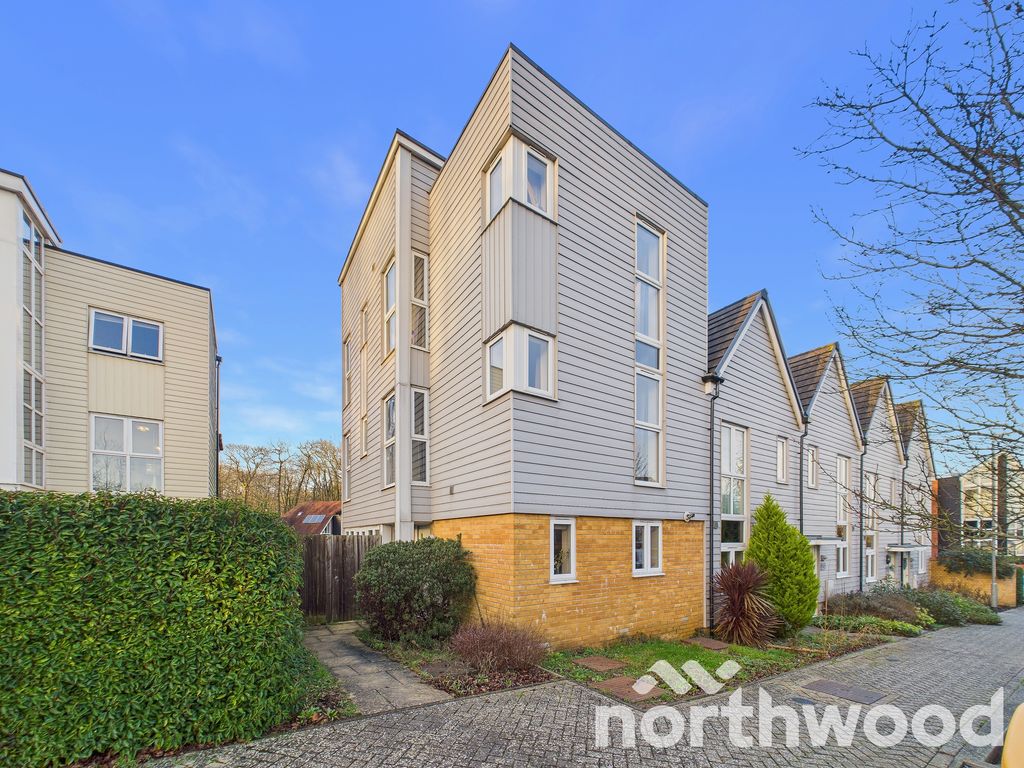 Property photo 1 of 25