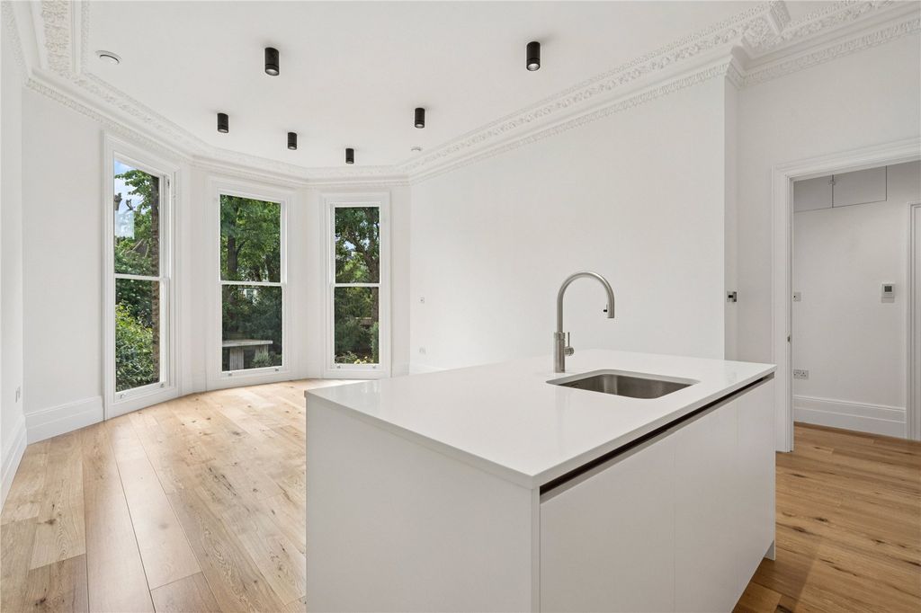 Property photo 2 of 14 Kitchen