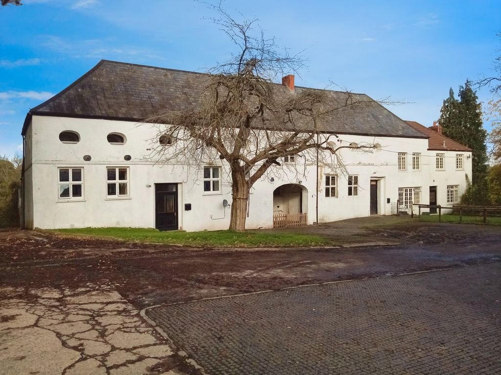 Property photo 3 of 25